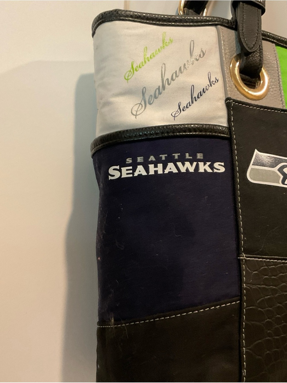 Bradford Exchange "For The Love Of The Game" Seattle Seahawks Tote Bag Purse - Picture 9 of 14